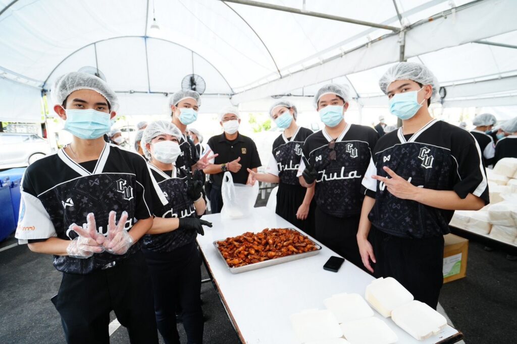 สนจ. ร่วมทำกิจกรรมจิตอาสากับโรงครัวพระราชทาน มูลนิธิอาสาเพื่อนพึ่ง (ภาฯ) ยามยา สภากาชาดไทย 2 1000273176