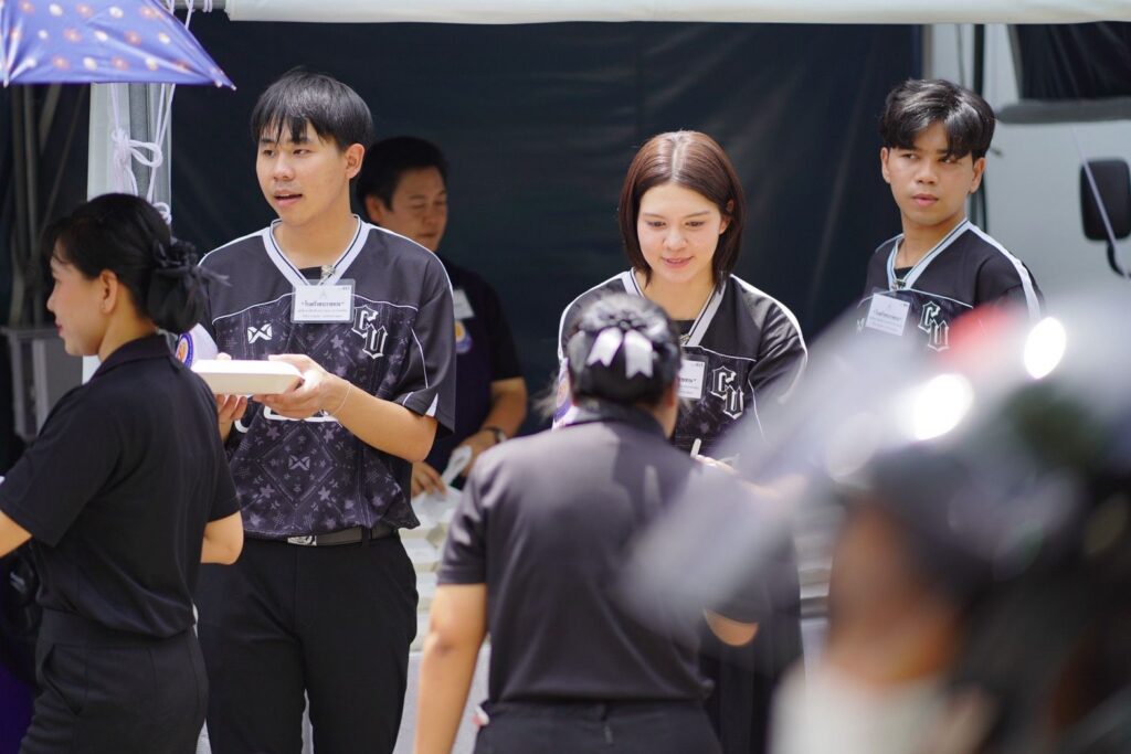 สนจ. ร่วมทำกิจกรรมจิตอาสากับโรงครัวพระราชทาน มูลนิธิอาสาเพื่อนพึ่ง (ภาฯ) ยามยา สภากาชาดไทย 6 1000273183