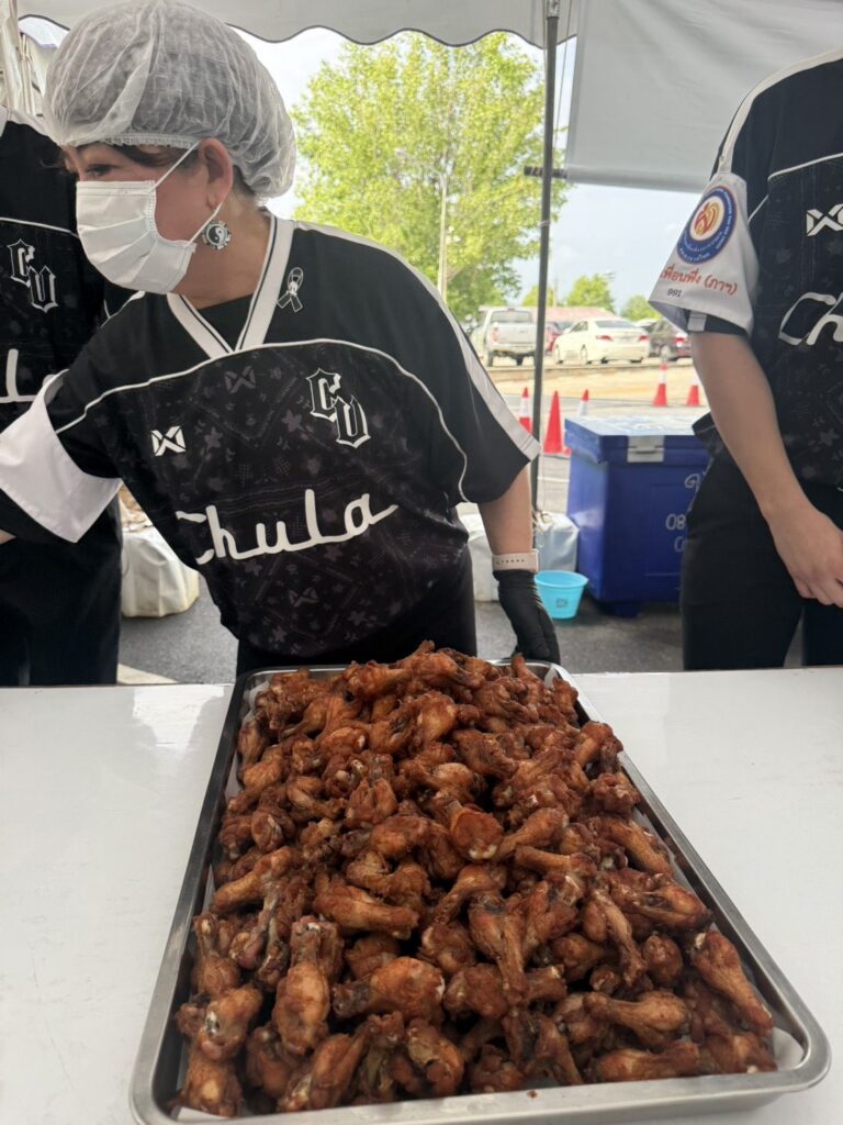 สนจ. ร่วมทำกิจกรรมจิตอาสากับโรงครัวพระราชทาน มูลนิธิอาสาเพื่อนพึ่ง (ภาฯ) ยามยา สภากาชาดไทย 11 1000273193