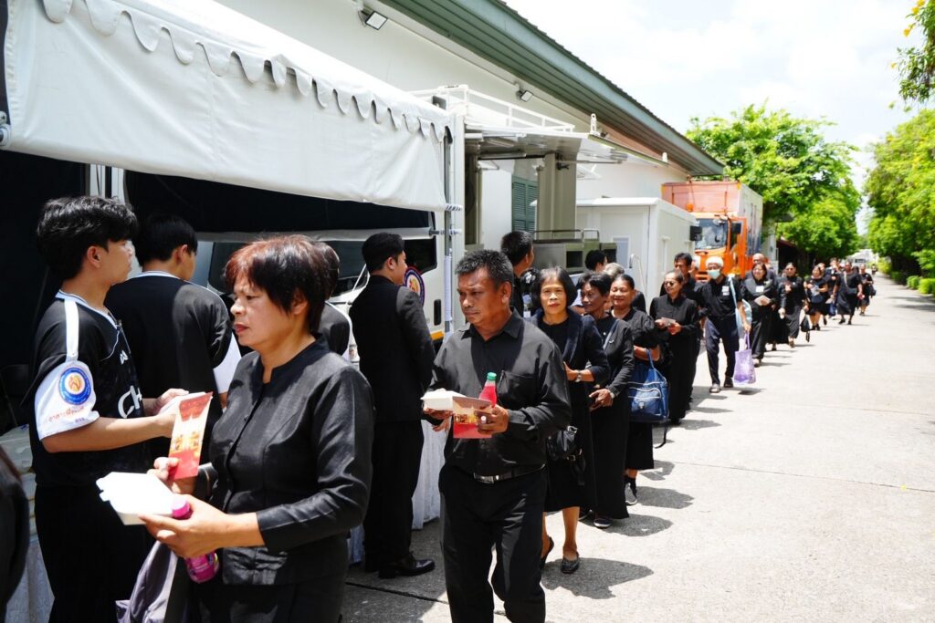 สนจ. ร่วมทำกิจกรรมจิตอาสากับโรงครัวพระราชทาน มูลนิธิอาสาเพื่อนพึ่ง (ภาฯ) ยามยา สภากาชาดไทย 10 1000273194
