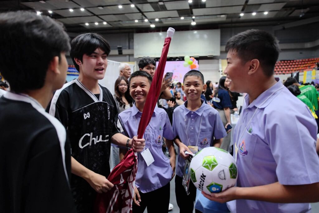 พี่จุฬาฯ จุดไฟเด็ก กทม. กล้าฝันเรียนต่อมหาลัย 45 636315 0