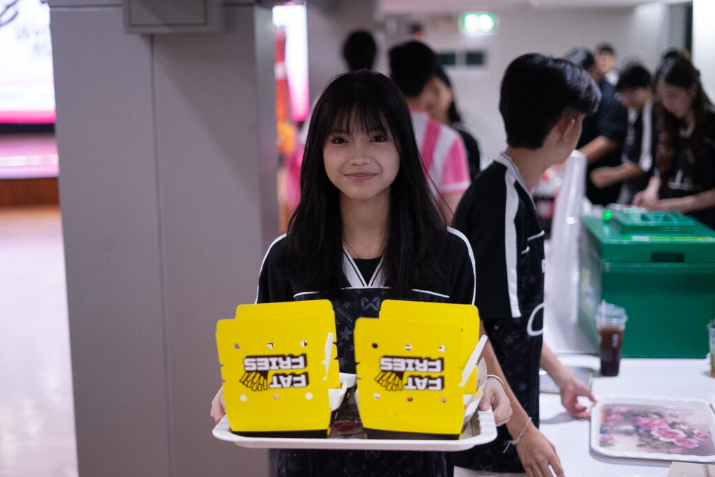 CHULA Colorguard จัด “SWAY Watch Party” ชวนน้องใหม่นับร้อยฟินจิกหมอนตามรอยซีรีส์ 32 S 12591134 0