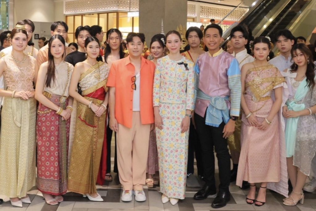 ชุดไทยใส่ได้ทุกวัน! อัพเดทเทรนด์แต่งตัวคน Gen Z 33 1000277537