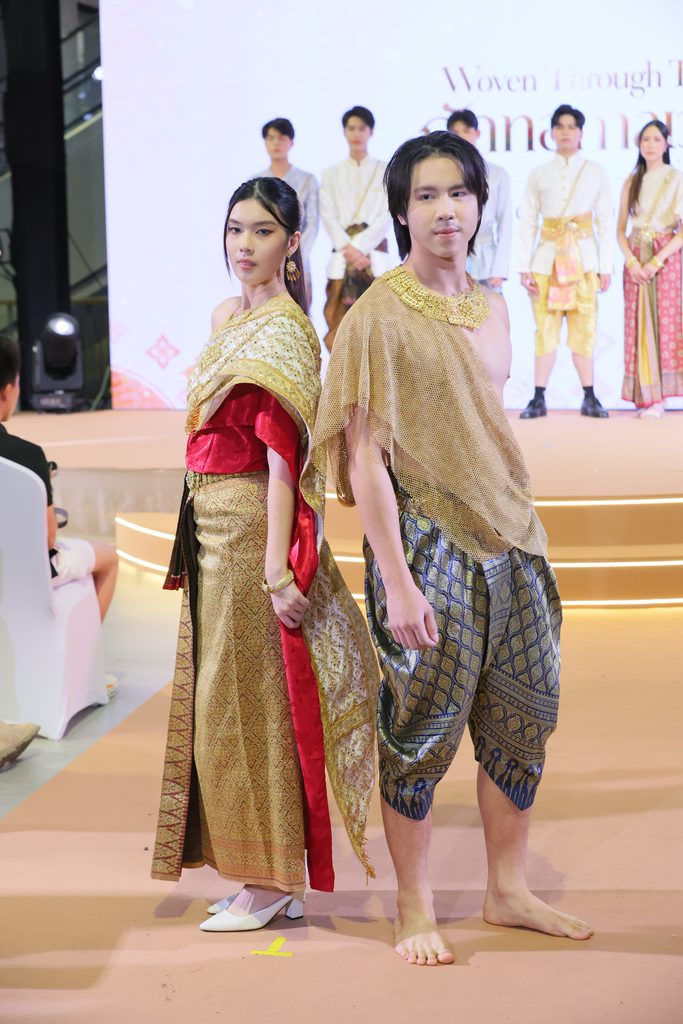 ชุดไทยใส่ได้ทุกวัน! อัพเดทเทรนด์แต่งตัวคน Gen Z 3 BR6 0518 0 683x1024 1